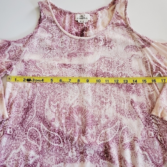 2108 * O'Neill Cold Shoulder Top Pink White Size XS - Picture 7 of 9